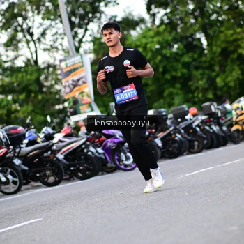 Runner Photo 4116080