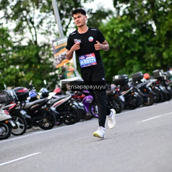 Runner Photo 4116087