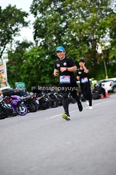 Runner Photo 4116090