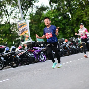 Runner Photo 4116098