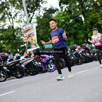 Runner Photo 4116101
