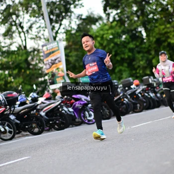 Runner Photo 4116102