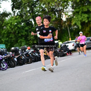 Runner Photo 4116137