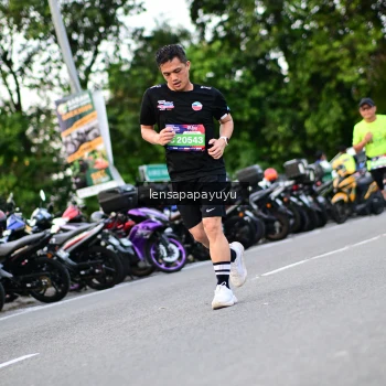 Runner Photo 4116235