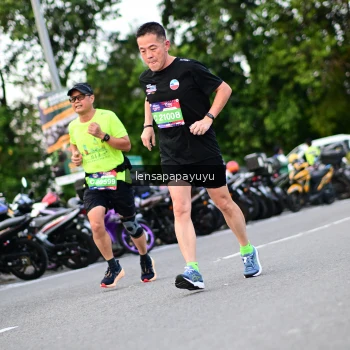 Runner Photo 4116276