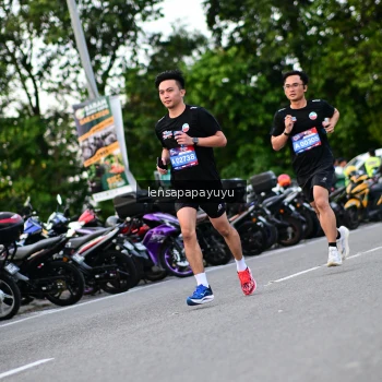 Runner Photo 4116301