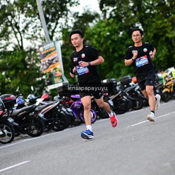 Runner Photo 4116304