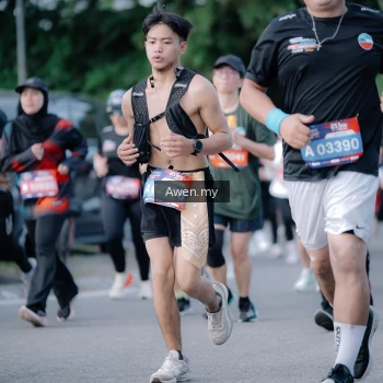 Runner Photo 4116325