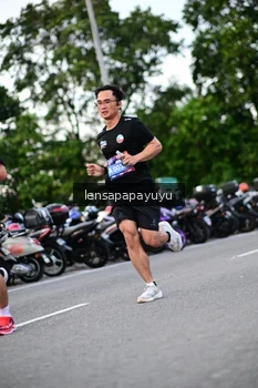 Runner Photo 4116332