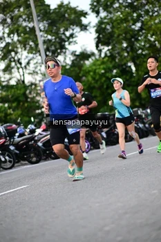 Runner Photo 4116353