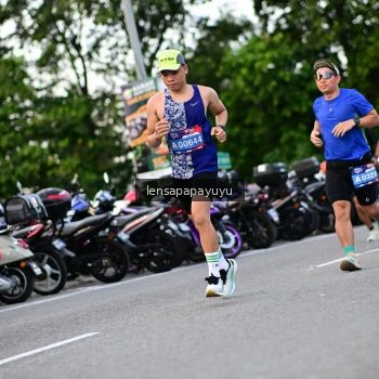 Runner Photo 4116354