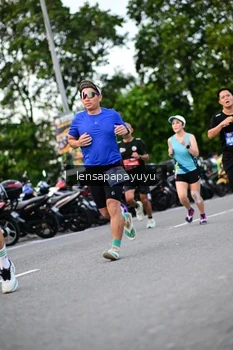 Runner Photo 4116355