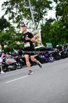 Runner Photo 4116385