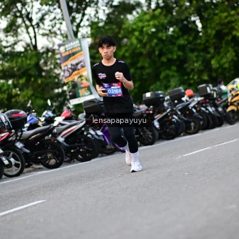 Runner Photo 4116397