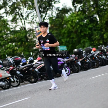 Runner Photo 4116404
