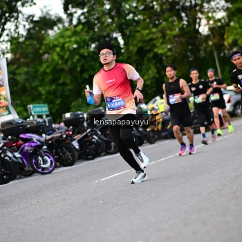 Runner Photo 4116413