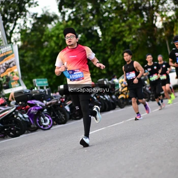 Runner Photo 4116419