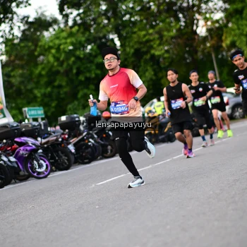 Runner Photo 4116442