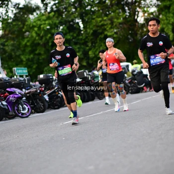 Runner Photo 4116447
