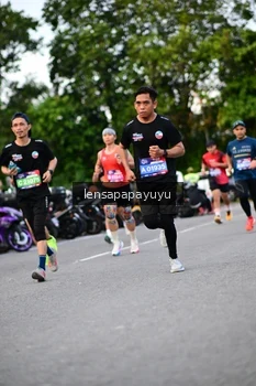 Runner Photo 4116465