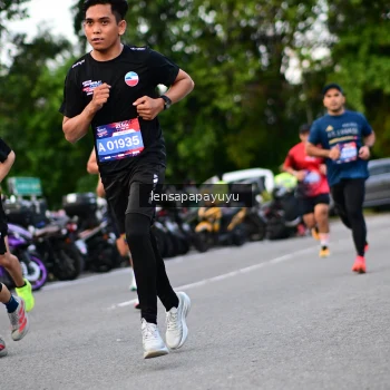 Runner Photo 4116474