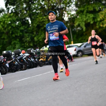 Runner Photo 4116480