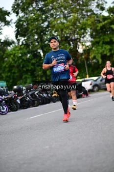 Runner Photo 4116501