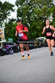Runner Photo 4116504