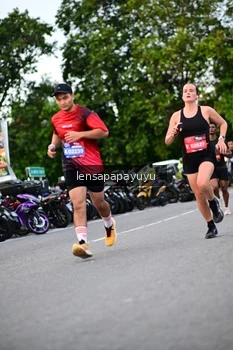 Runner Photo 4116505