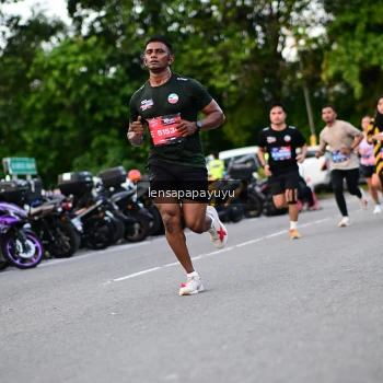 Runner Photo 4116524