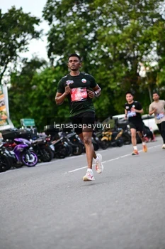 Runner Photo 4116528