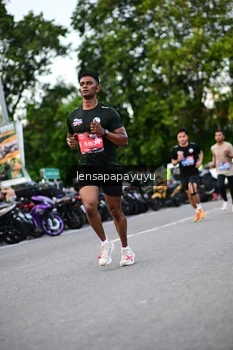 Runner Photo 4116536