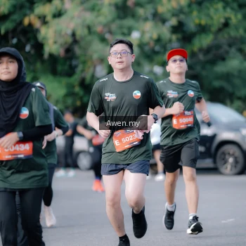 Runner Photo 4116540