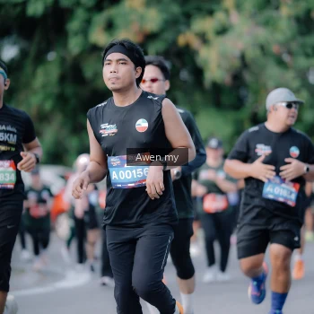 Runner Photo 4116570