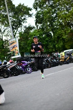 Runner Photo 4116578