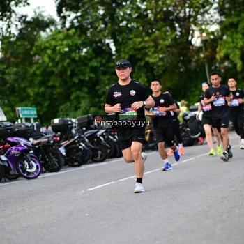 Runner Photo 4116602