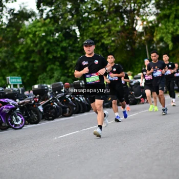 Runner Photo 4116612