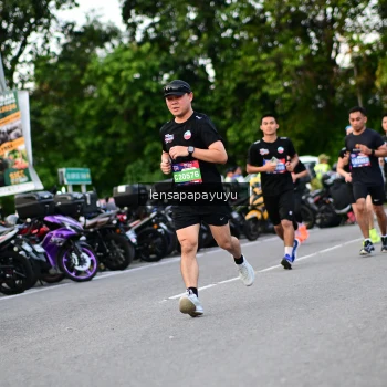 Runner Photo 4116614