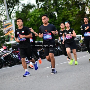 Runner Photo 4116624
