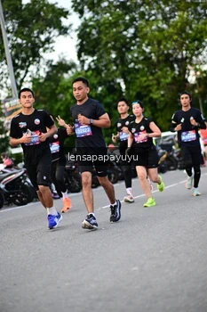 Runner Photo 4116626