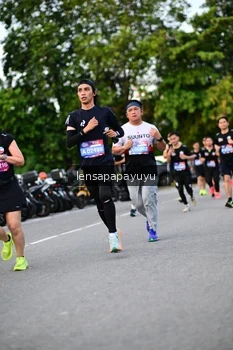 Runner Photo 4116653