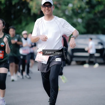 Runner Photo 4116673