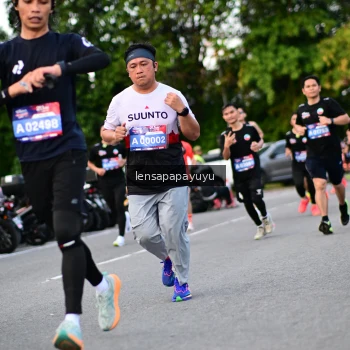 Runner Photo 4116675