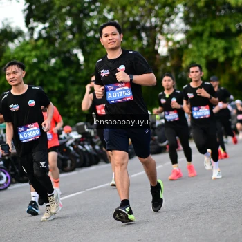 Runner Photo 4116702