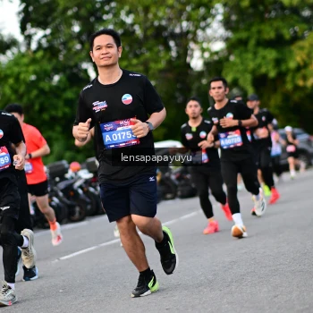 Runner Photo 4116705