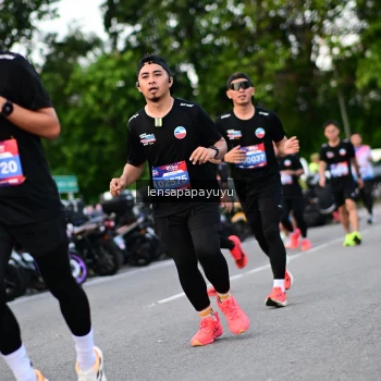 Runner Photo 4116733