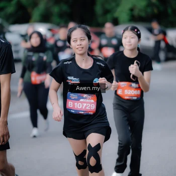 Runner Photo 4116811