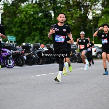 Runner Photo 4116836