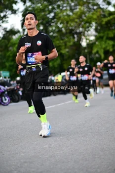 Runner Photo 4116837