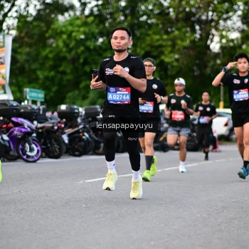 Runner Photo 4116841